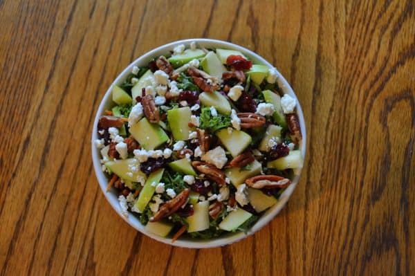 Apple pecan salad for tailgating, friendsgiving, or your next holiday dinner. 3 fit salad recipes for your holiday dinner. reesewoods.com #reesewoodsfitness #pumpkinrecipes #healthyholidayrecipes
