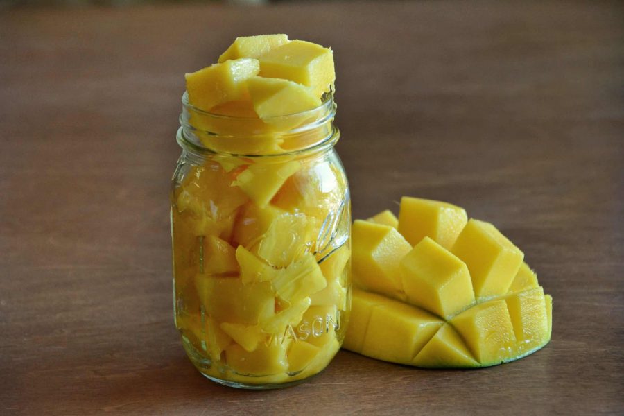 Easy sweet and spicy mango salsa. This salsa recipe is gluten-free, vegan-friendly and the perfect summer side dish to slay at your next cookout or BBQ. Learn how to tell when a mango is ripe and the trick to cutting a mango perfectly every time in this beginner friendly mango salsa recipe. reesewoods.com #reesewoodsfitness #mangosalsa #salsarecipe #bbqsidedish #tacotuesdayrecipe 
