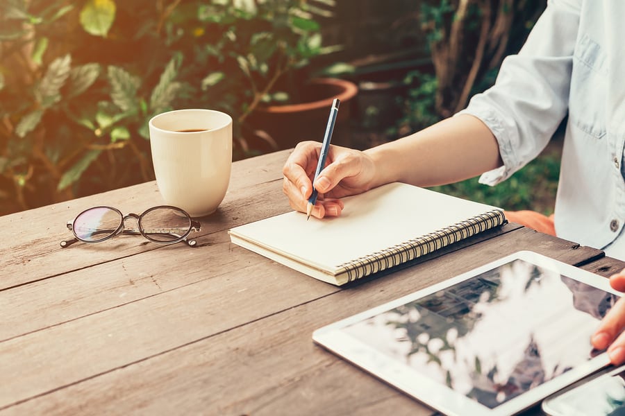 The 20 Goals for 2020 Challenge. How to set 20 meaningful goals for the new year to begin pursuing your dreams and turning new year's resolutions into reality. reesewoods.com #reesewodsfitness #weightloss #personalgrowth